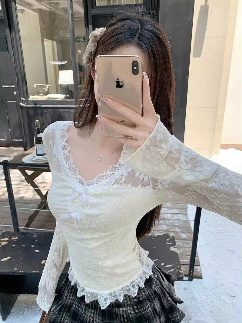 Pure Desire Lace Trim V-Neck T - Resin Vat 评论和价格